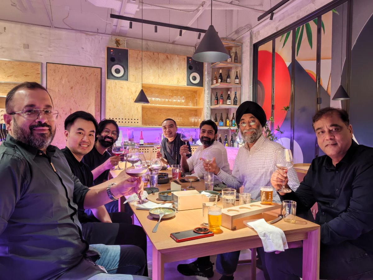 Kunal_Agrawal09's tweet image. A fun dinner with everyone in Beijing. 
Good food, great vibe and fun conversations. 😃