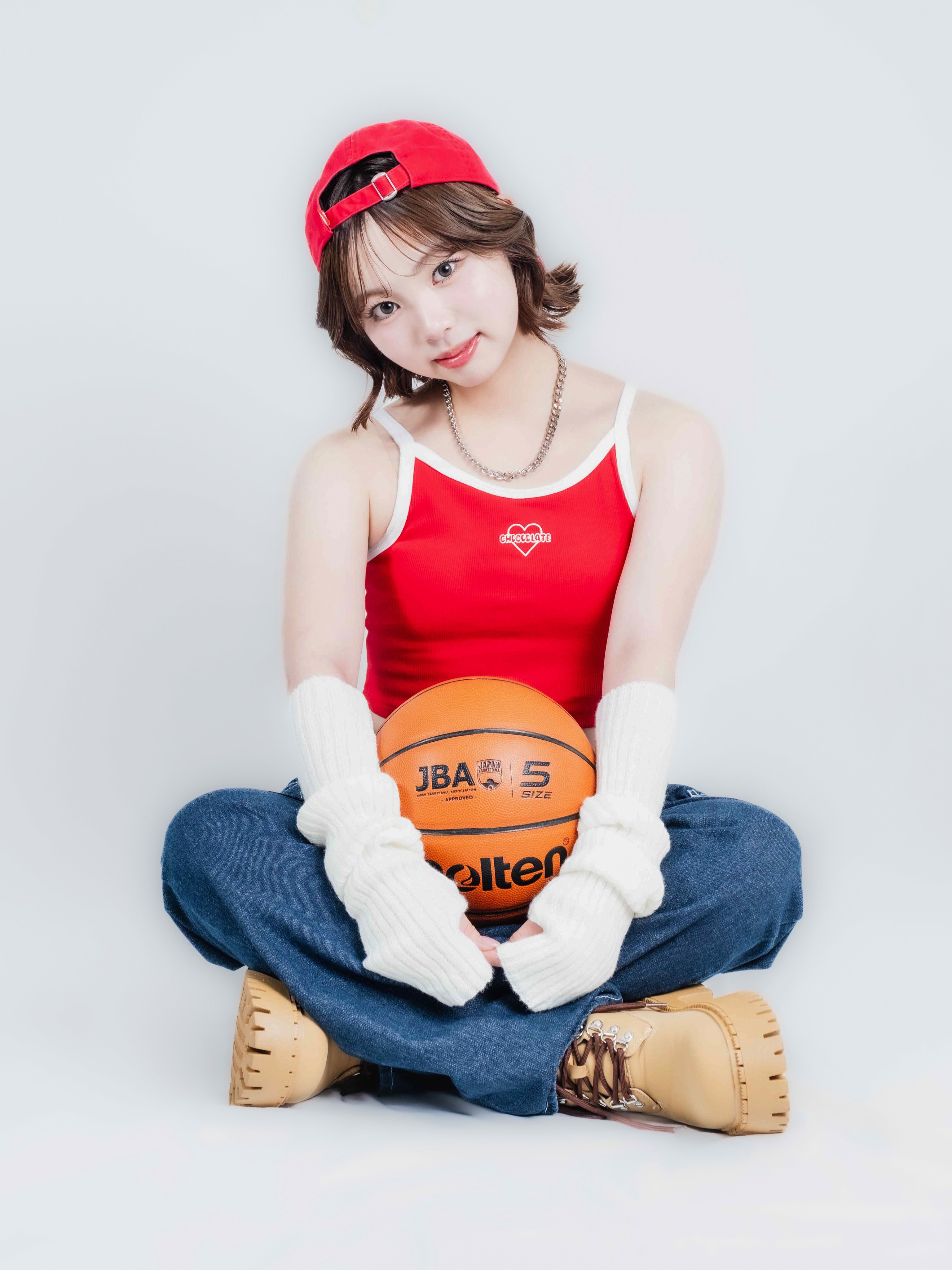 GwiOvFta0AAM_Yq?format=jpg&name=4096x4096