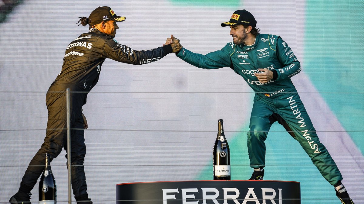 Villeneuve pone a Alonso por delante de Hamilton: "No se trata de la cantidad de títulos"

🗣️"Siempre ha tenido temporadas en las que desaparecía en algunas carreras. No estaba y de repente se le encendía la luz y volvía a ser un 'killer'. Mientras que Alonso siempre está ahí"