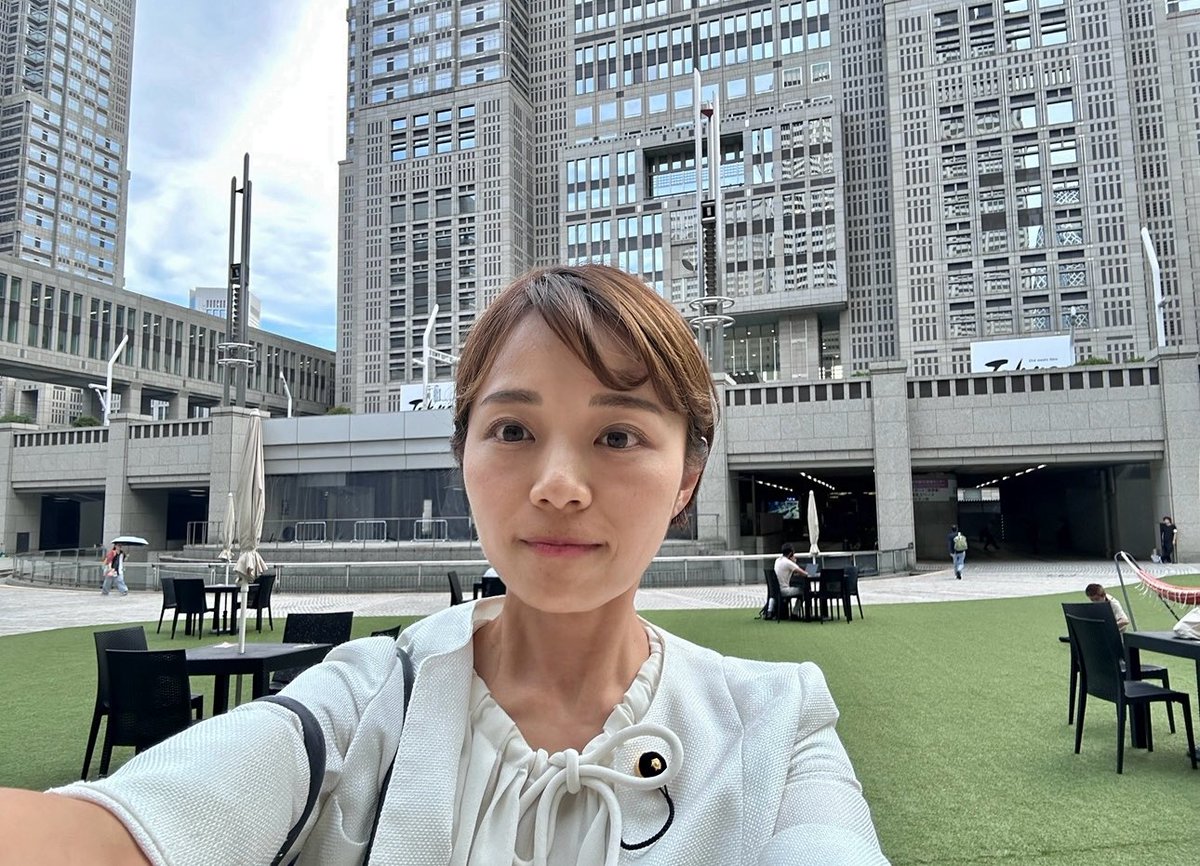 sasaoka_yuko's tweet image. 本日から都議会議員としての任期が始まりました。
地元・小美濃市長にもご挨拶。
一人区として、地域にこだわり、まちのためを第一にしっかり働いてまいります。
会派は立憲・ミライ会議・生活者ネット・無所属の会という統一会派。
(私は無所属の部分)
22名で自民さんと同じく第2会派です。
