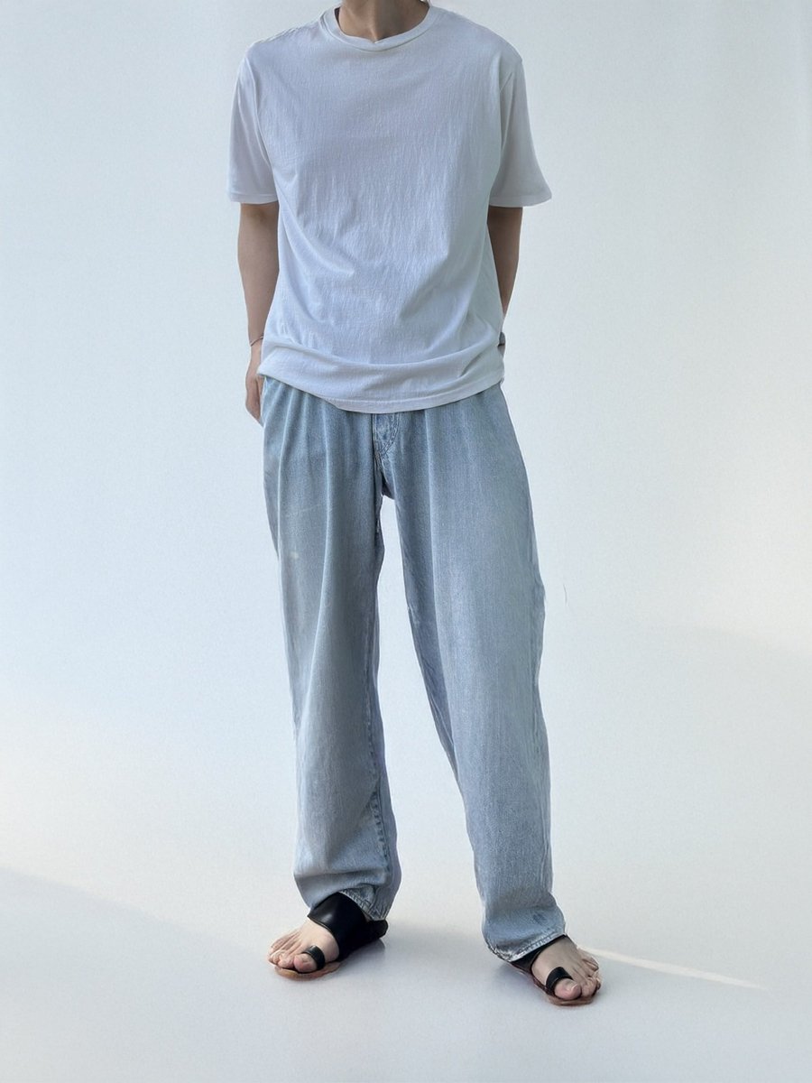 ham50865160's tweet photo. 暑過ぎてファッションのことなんも考えられなくなった日のコーデです

白Tにデニムにサンダルでサマになるような男になりたいです

tops:#batoner 
bottoms:#comoli
sandals:#juttaneumann
accessories:#touaregsilver #tomwood https://t.co/m9H7KPOYBH