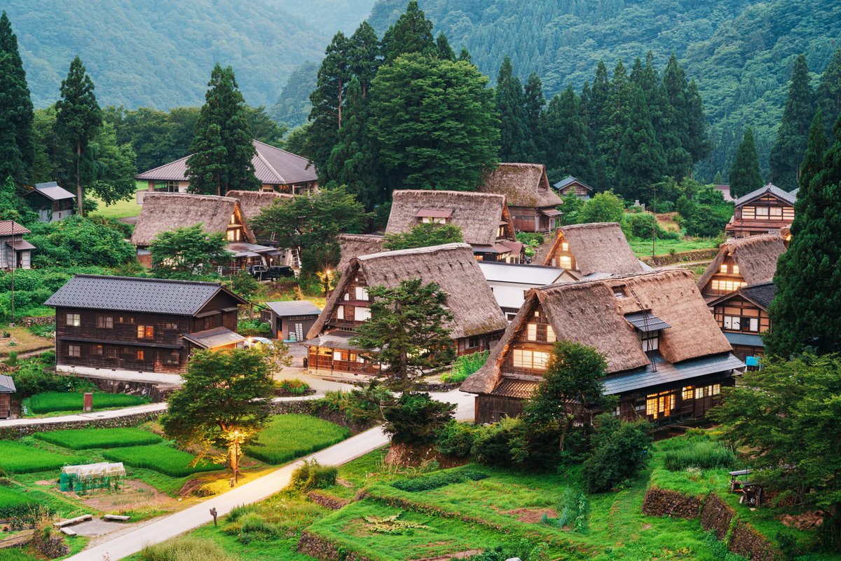 Shirakawa-go in #Gifu was named one of the world’s most beautiful small towns by Travel + Leisure, praised for its rich tradition, culture, and charm 🍃

➡️ For more information: en.japantravel.com/news/shirakawa…
