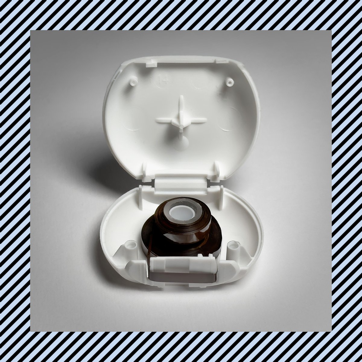 swissvideodrone's tweet image. My latest creation: It's called "Dental mini cassette" or "Mini cassette 5.0" it's the new technology in the third millennium of audio cassettes 😂😂😂
#analogtape #analogmusic #audiocassette #audiotape #cassette #cassettes #cassettetape #cassettetapes #cassetteculture #exsoso