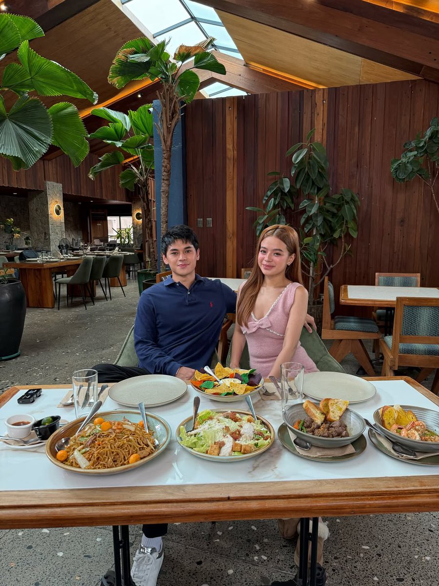 They look so cute together

VICEsayang DATE WithDUSTBIA