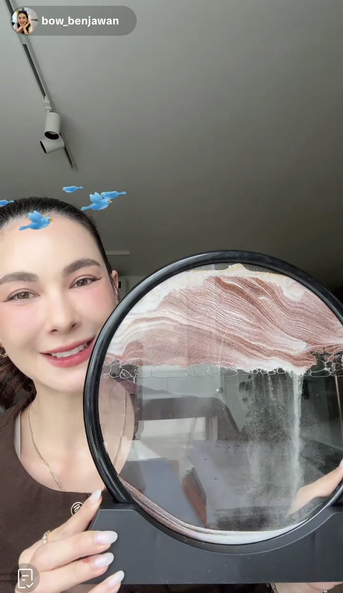 วันนี้บิบี๋เบนจาวานอนุบาล 1 อินเตอร์มาอวดทรายไหลให้มะมี๊ในเน็ตดูค่ะ