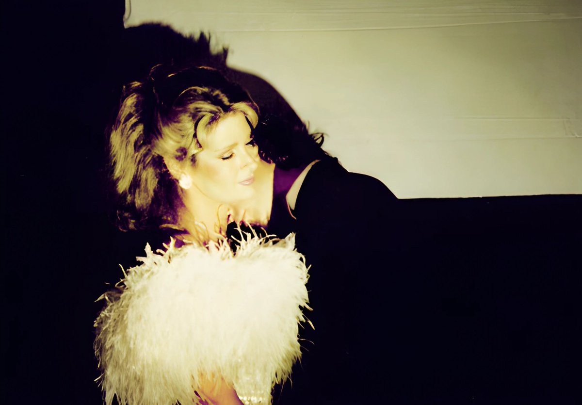 rachie_q's tweet photo. Happy Wednesday! Flashback to Celebreak ‘86, where Deidre and Drake set the room ablaze in formalwear and on-stage theatrics. His neck kiss? Staged—but the chemistry? Absolutely real. 💋🔥 

#DeidreAndDrake #Celebreak #SoapHistory #DramaRoyalty https://t.co/oRyjYLCOA8