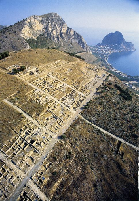 Codice Q (@codiceq) on Twitter photo Se vi trovaste dalle parti di Palermo, non mancate di visitare Solunto. Si tratta di una città di fondazione fenicia, i cui abitanti, erano in gran parte fenicio/punici con qualche presenza di  greci. Ha un'area sacra in stile fenicio, una necropoli  a valle  tipicamente -1 Se vi trovaste dalle parti di Palermo, non mancate di visitare Solunto. Si tratta di una città di fondazione fenicia, i cui abitanti, erano in gran parte fenicio/punici con qualche presenza di  greci. Ha un'area sacra in stile fenicio, una necropoli  a valle  tipicamente -1