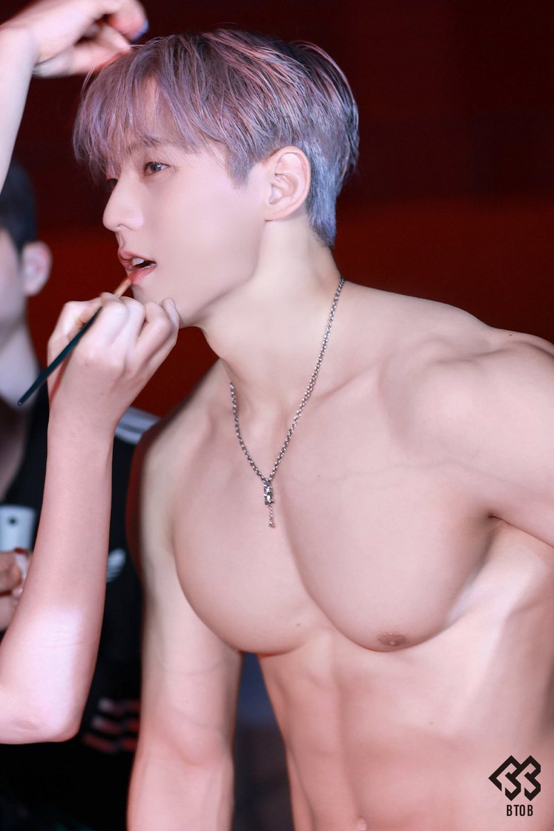 EXCUSE ME SIR❓ THIS IS ILLEGAL ❗️😩🔥

#BTOB #LEE_MINHYUK #HUTA #비투비 #이민혁 #허타람찌 #HOOK