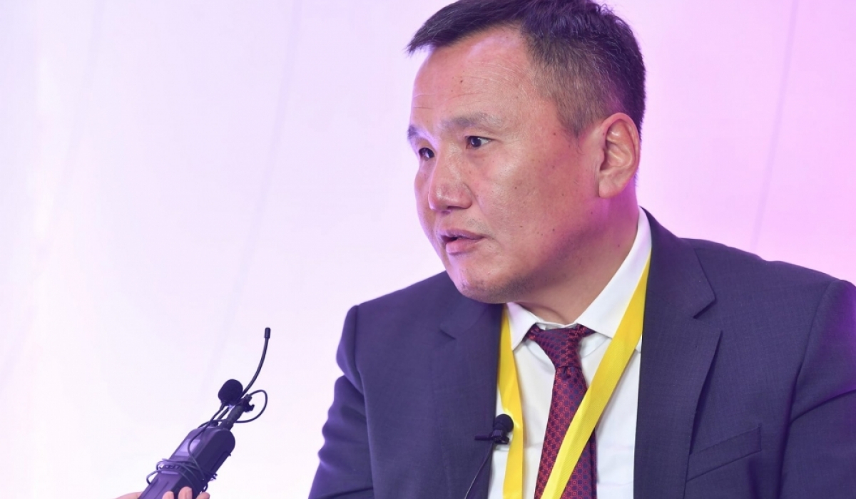 Ах Херо Баатар нь данхын хүүд мөнгө шилжүүлсэн, тэр мөнгөөрөө юугаа хийх нь хамаагүй гэнээ. Данхын томилсон хүн л ийм дүгнэлт гаргана даа.