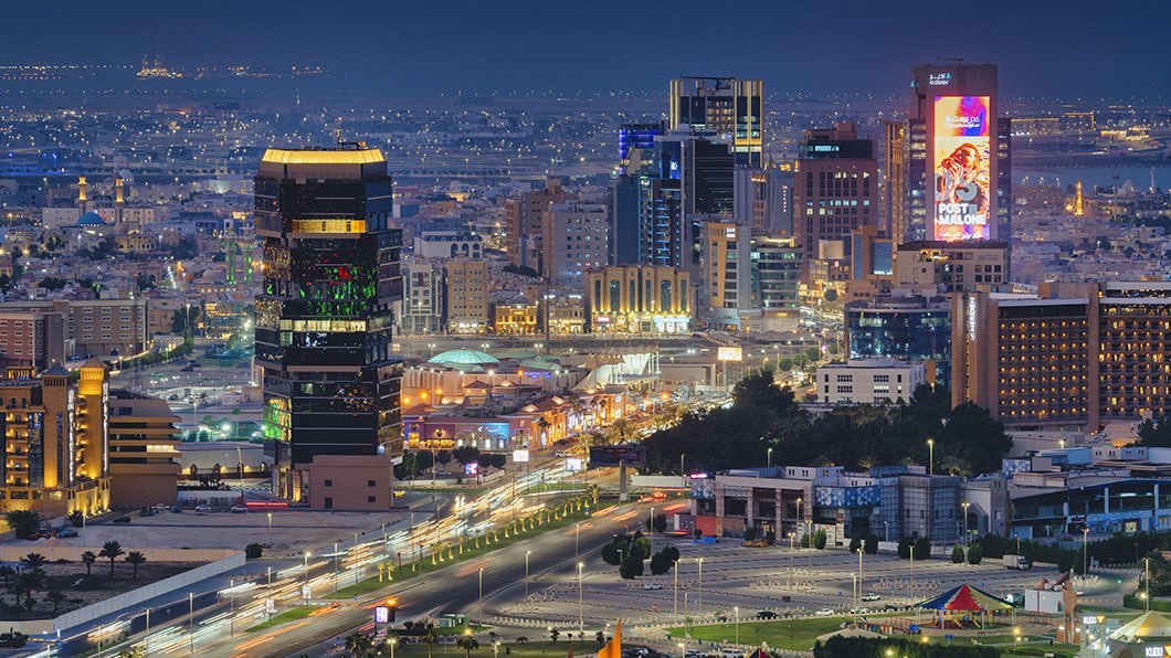 MadeinSaudi's tweet image. السعودية تحافظ على المركز الأول في ريادة الاستثمار الجريء بـ 3.2 مليار ريال خلال النصف الأول من 2025، بنمو 116٪ عن 2024، وفقًا لتقرير @MAGNiTT:
• 114 صفقة استثمارية
• استحواذ 56٪ من استثمارات المنطقة
• 1.1 مليار ريال لقطاع التجارة الإلكترونية
• التقنية المالية سجلت 30 صفقة