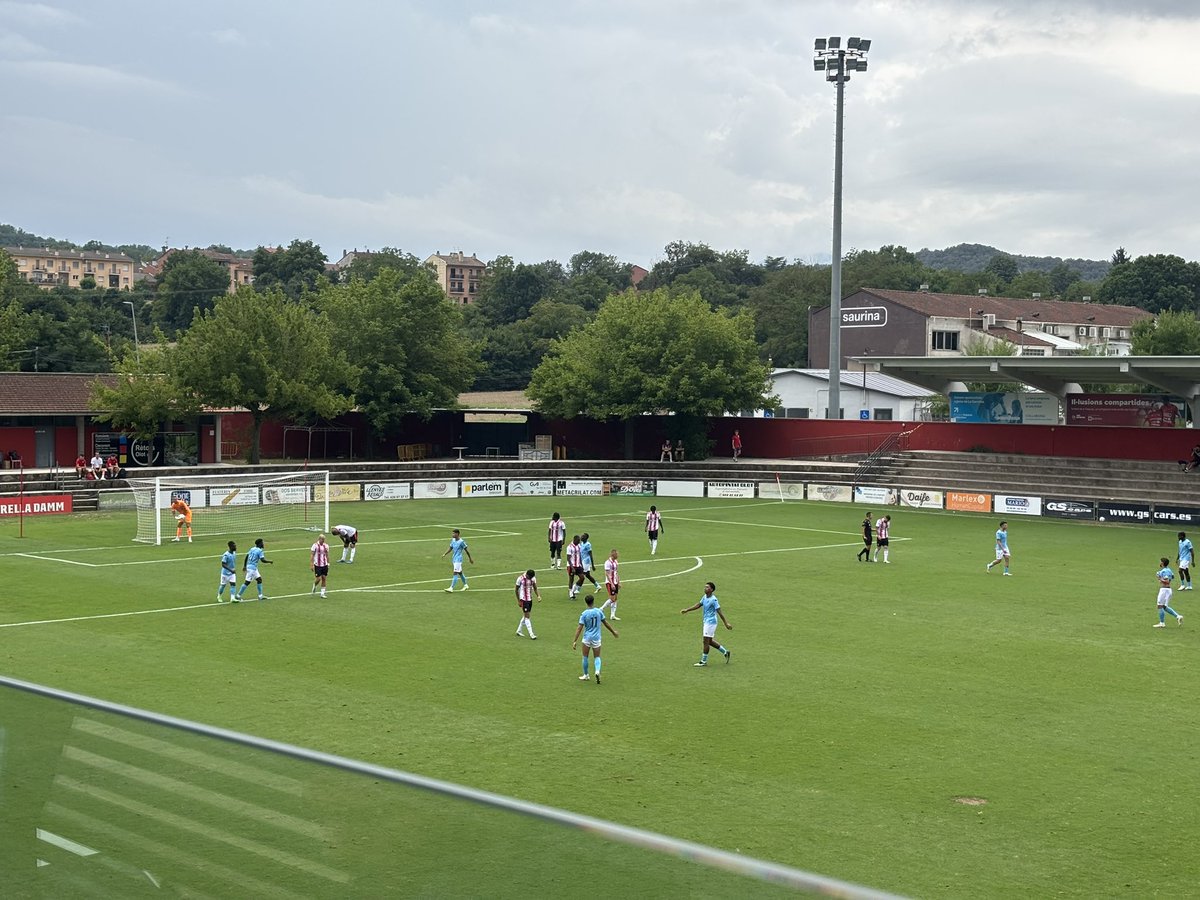 AlfieHouseEcho's tweet image. Goal. It’s 1-1 here. It looks like a vicious strike from the edge of the area. The number 21 in space behind Aribo who couldn’t quite clear and the power beats McCarthy.
#SaintsFC