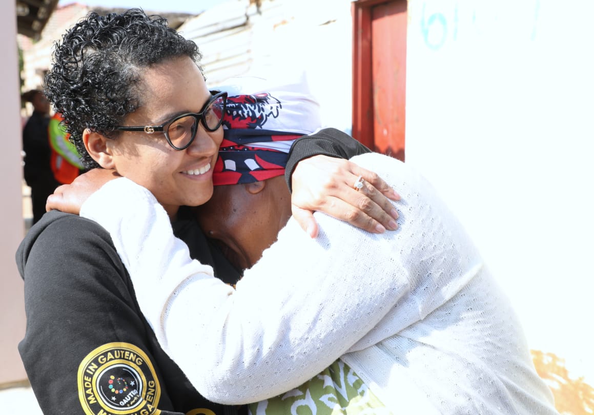 GP_HumanSettlements (@gp_dhs) on Twitter photo 🏠 First House Handover
MEC <a href="/TasneemMotara/">#RotiQueen</a> hands over a completed home in Hammanskraal Ext. 2 — part of efforts to unblock stalled housing projects and bring real progress to life. 🏠 First House Handover
MEC <a href="/TasneemMotara/">#RotiQueen</a> hands over a completed home in Hammanskraal Ext. 2 — part of efforts to unblock stalled housing projects and bring real progress to life.