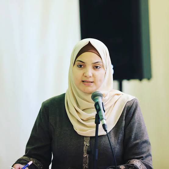 doamuslims's tweet image. Journalist Walaa Al-Jaabari, her husband, and their five children were brutally killed this morning in an Israeli airstrike that targeted their apartment in #Gaza City's Tal Al-Hawa neighbourhood.