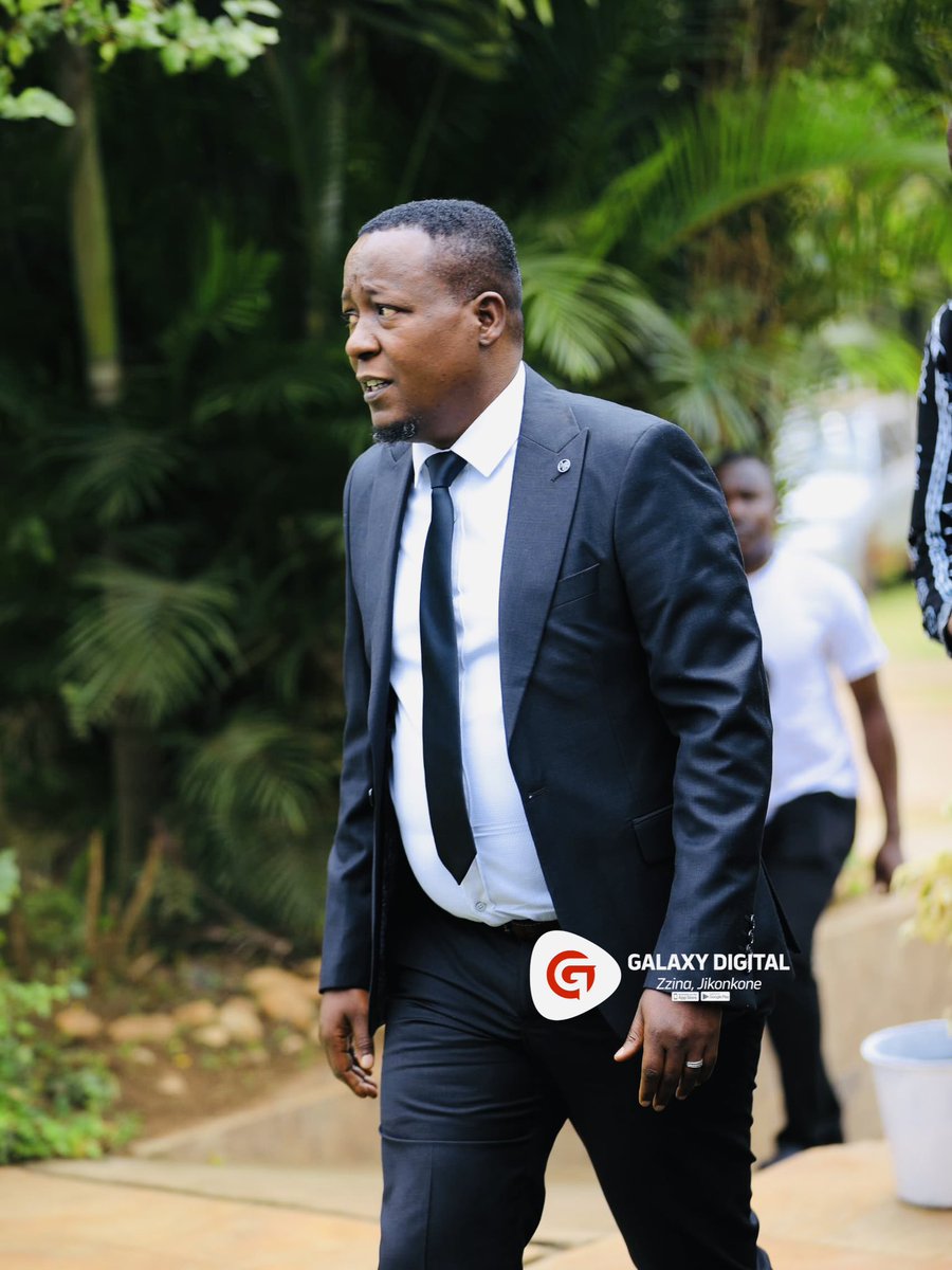 GalaxyFMUg's tweet image. National Economic Empowerment Dialogue President @JKabuleta arrives at the official launch of the Party since receiving certification from the @UgandaEC
#NEED | #GalaxyFMNews