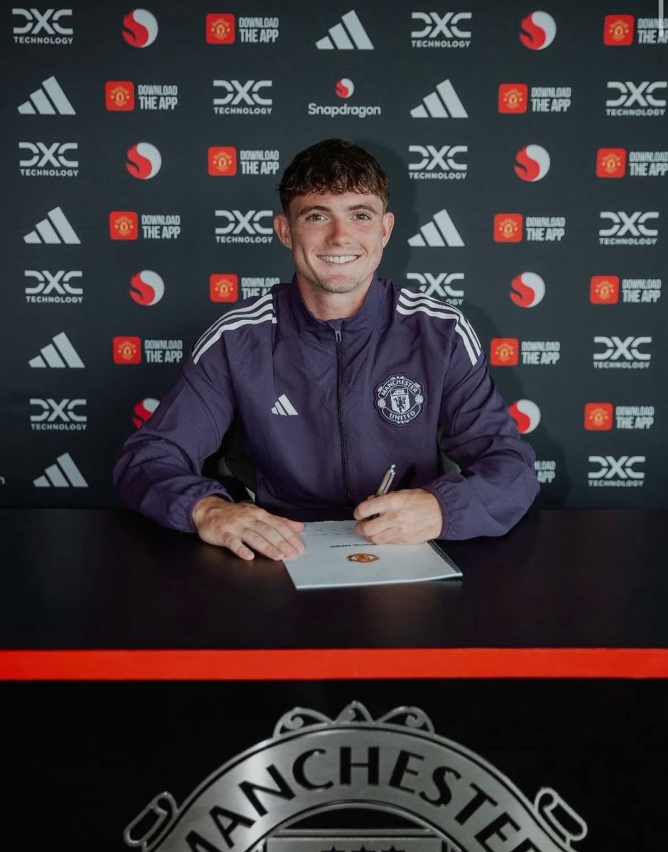 mufcacademyy's tweet image. 18 year old right back James Overy has signed a professional contract with the club.

Signed from Perth Glory last September. Had his debut delayed due to injuries( 8 months), returned in February and scored on his debut went on to play 10 games and impressed. Talented player.