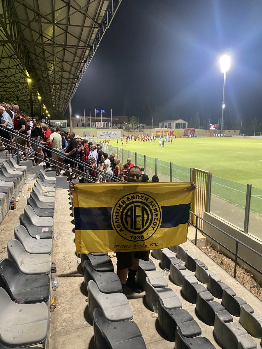aristou8's tweet image. From Limassol🇨🇾  to every part of the world carrying this Flag proudly 💙💛