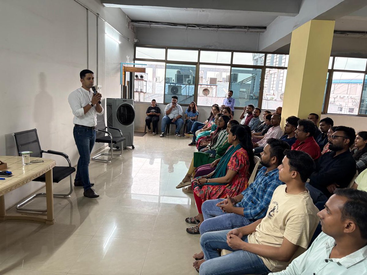 LearningSpiral's tweet image. 🌟 Cultivating Calm in the Corporate Chaos 💼🧘

As part of our HR Initiative – July 2025, we hosted a rejuvenating yoga session with the renowned Mr. Manjeet Sthapak.

A collective pause to stretch, breathe, and reset. 💼🧘‍♀️
Here’s to a healthier, mindful work culture! 💚🌱