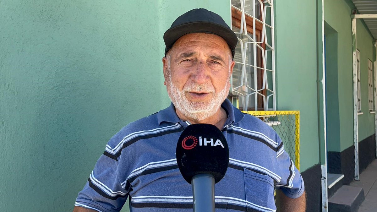 EskHaberOtesi's tweet image. Seyitgazi ilçesinde yangına müdahale 2’nci gününde de devam ederken, Fethiye Mahallesi’ndeki köylüler, bölgeden geçen ekiplere yiyecek ve içecek ikram ederek onlara yardımcı olmaya çalışıyor.
haberotesi.com.tr/koyluler-yangi…
#bist100 #LCWaikikiBoykot #yardımlaşma