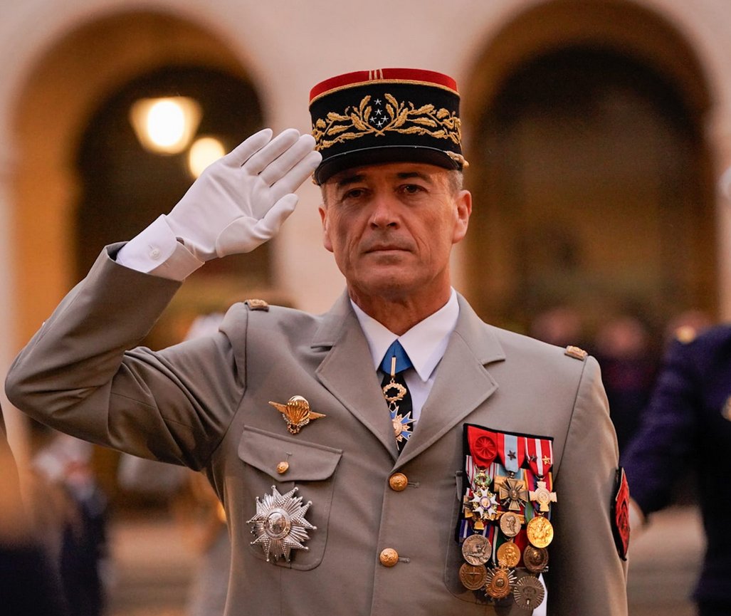 🇫🇷Merci au Chef d'État-Major des Armées Thierry Burkhard pour son service.

Un homme d'exception, irréprochable, qui a servi la France avec fidélité. Avec lui, la France a pris un tournant stratégique face à la menace russe.

On lui doit beaucoup et c'est grâce à des hommes comme