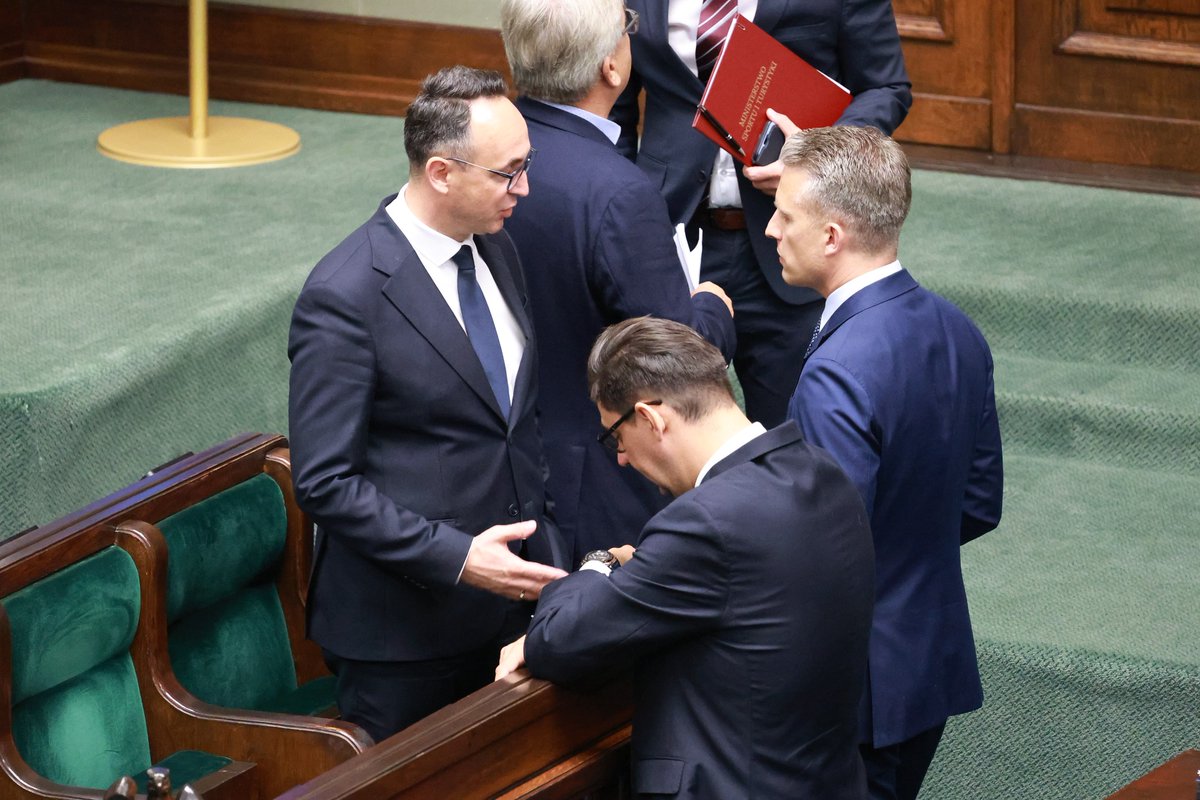 MI_GOV_PL's tweet image. ✅ 39. posiedzenie Sejmu
🚴 Parlamentarny Zespół ds. Bezpieczeństwa Ruchu Drogowego omówi propozycję @MI_GOV_PL dotyczącą wprowadzenia obowiązku jazdy na rowerze w kasku dla dzieci do 16 roku życia.
🛣️ Komisja Obrony Narodowej:
Informacja Ministerstwa Infrastruktury i…