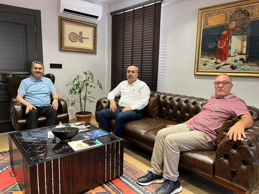 Ofisimizde bizleri ziyarete gelen
S.S. Yeni Tokat Esnaf ve Sanatkarlar Kredi ve Kefalet Kooperatifi
Başkanı Sn. Sezai Demir ve Başkan Yardımcısı Sn. İlhan Akça’ya nazik ziyaretleri için teşekkür ediyorum.
Kendilerine çalışmalarında başarılar diliyorum.