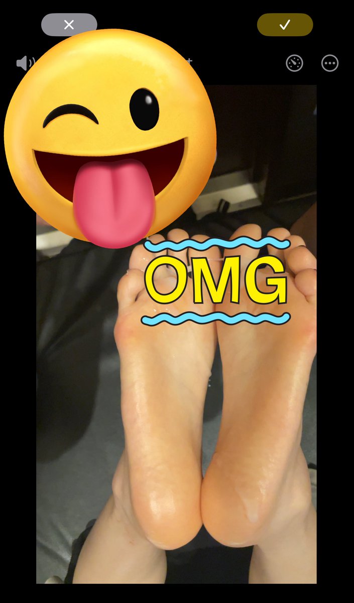 uzukitei's tweet photo. 【街の子足動画①】→動画はDM
その辺歩いてた🇷🇺🇯🇵 女子、可愛かったんで笑
ムレムレ靴下脱いだら綺麗な黄色い足！
舐めたら指広げて感じてました笑

買い物帰りの女の子が、いつの間にか足で◯液遊びしてるのエロすぎません！？

→🔁でフォロワー増えたら新作、サンプルどんどんあげます☺️ https://t.co/JpLHRTuAxQ