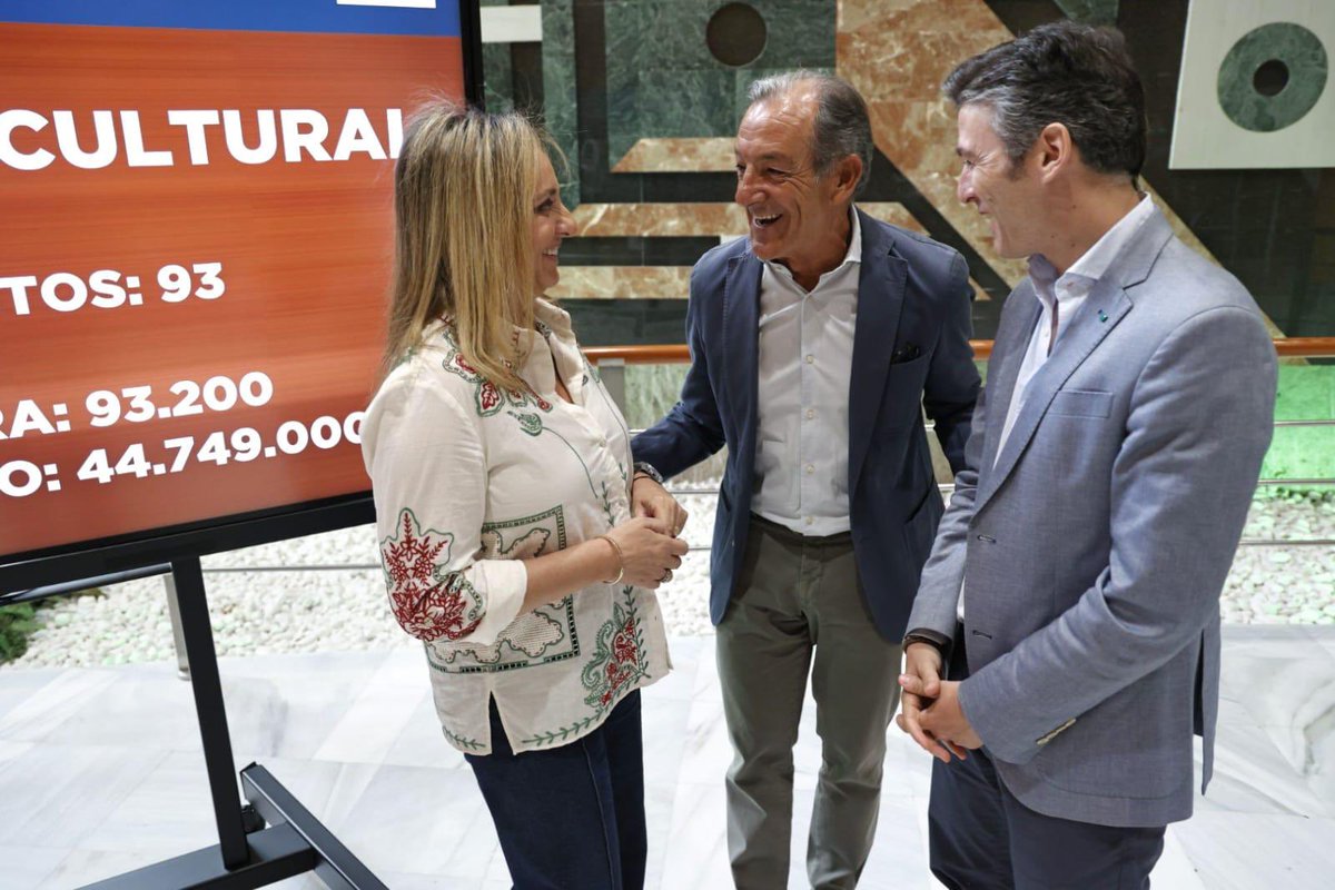 marifrangr's tweet image. ⬆️Presentamos la programación del @pcongresosgrx para el resto de año con cifras récord de asistentes a eventos profesionales y 75 actividades culturales.
#Granada se consolida como referente en el turismo de congresos MICE, reforzando también nuestra oferta cultural de cara a…