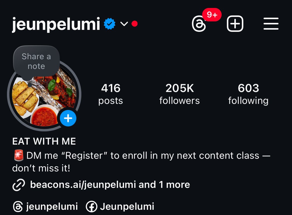 Jeunpelumi's tweet image. 10 months ago I started on TikTok with ZERO knowledge of how it worked.
Today: 206K TikTok + 205K Instagram followers.
My equipment? Just an iPhone and a tripod. Never even owned a ring light. (Still don’t have one) 🤌
If you want to learn exactly how I did it, my content…