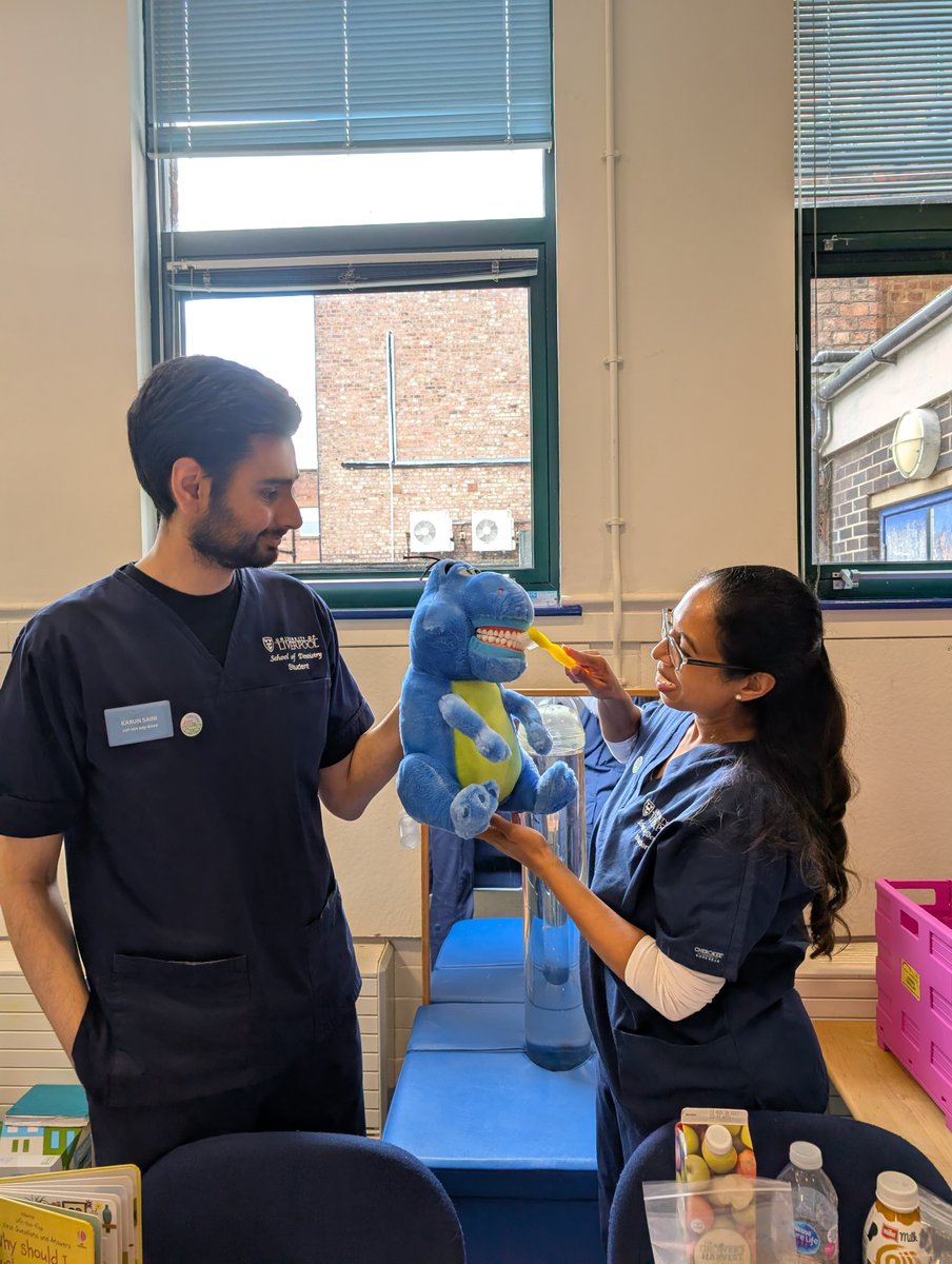 LFCFoundation's tweet image. Our wonderful Smile Squad team from @livuni have had an amazing year performing free dental checks across the community πͺ₯π¦·
Keep your eyes out for more dental clinics in September! π