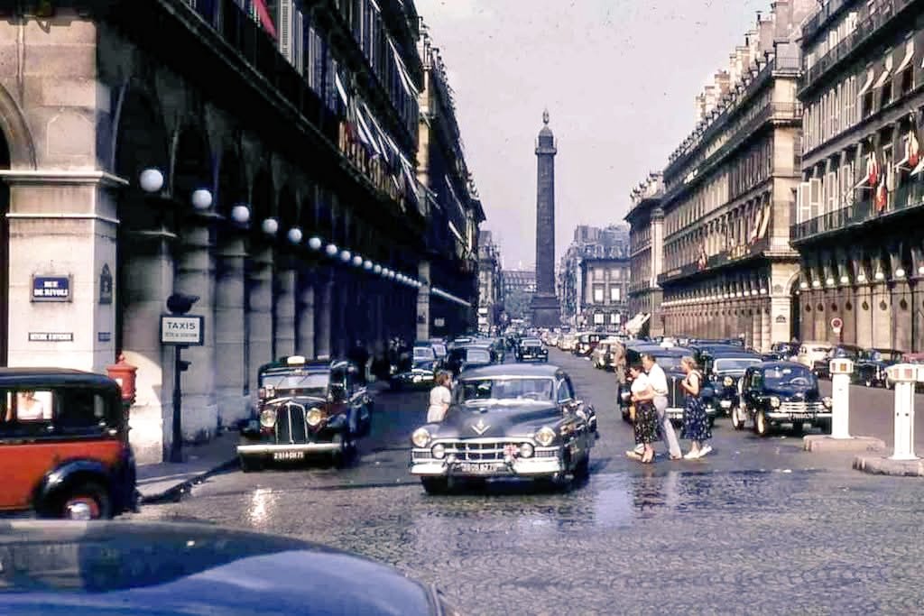 ParisAMDParis's tweet image. 馃摲 Rue de Castiglione vers la place Vend么me.
1954. Paris 1er