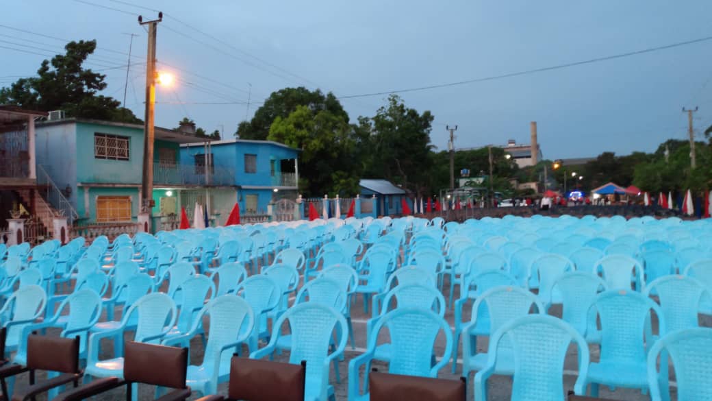 Así amanece este 23 de julio la Plaza de los Trabajadores, del municipio de #Colombia, sede del acto provincial de #LasTunas por el 26 de julio, aniversario 72 del Asalto a los Cuarteles Moncada y Carlos Manuel de Céspedes. #PorLasTunasLaVictoria #LaHistorisPorAsalto