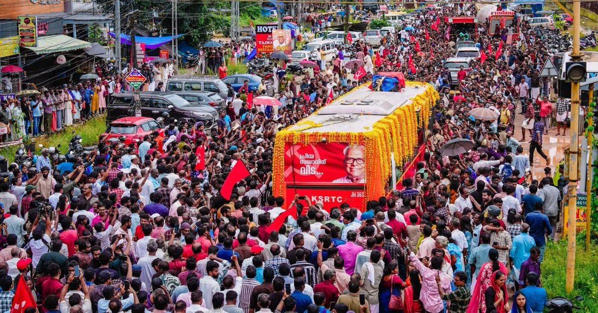 thekorahabraham's tweet image. When the mortal remains of a 101-year-old Communist, who was orphaned at age 11, left to die at age 23, reached his home soil in Alappuzha. And an entire town has turned up to pay their respects.