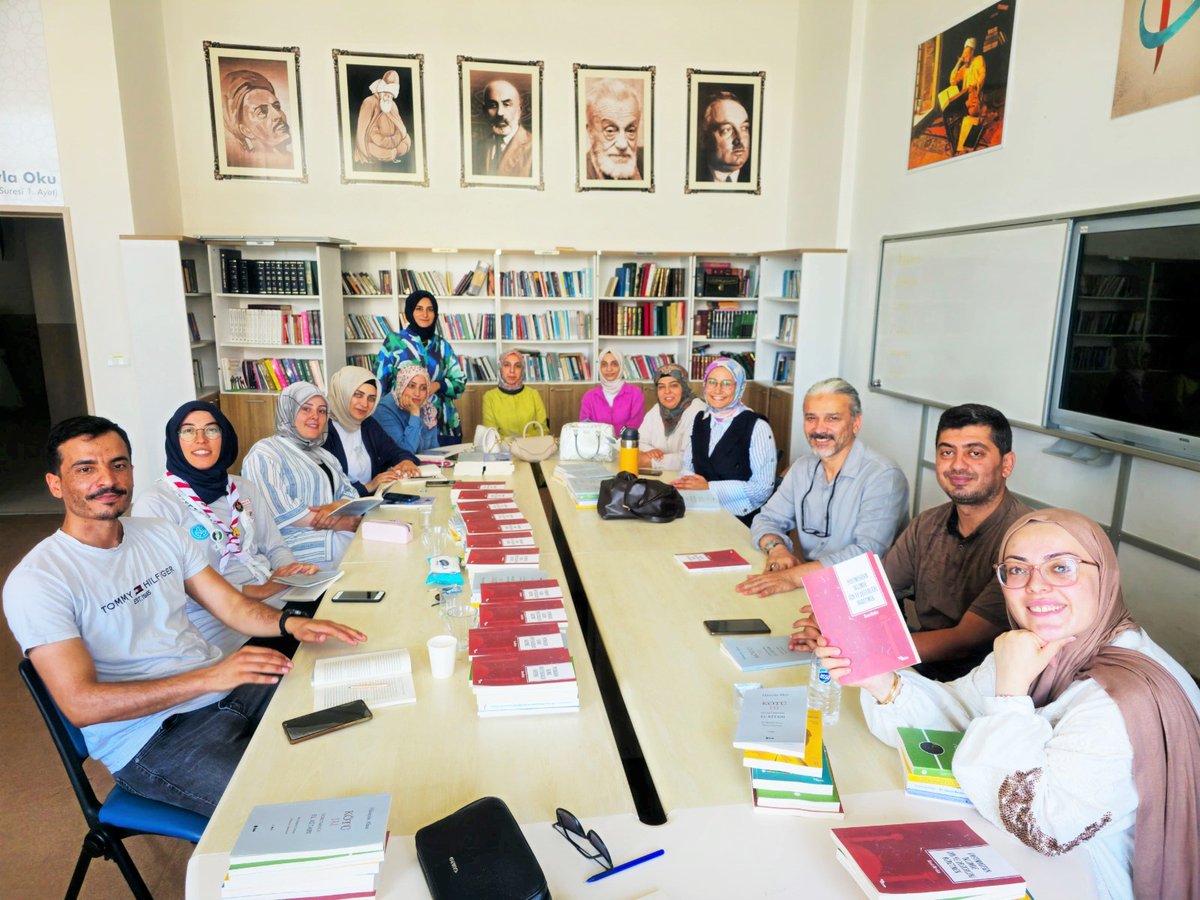 📌 Genel Müdürlüğümüz tarafından yaz tatilinde öğretmenlere yönelik düzenlenen "Öğretmen Yaz Eğitim Etkinlikleri" 16 temada gerçekleştiriliyor.

👉 meb.ai/UWXea9U