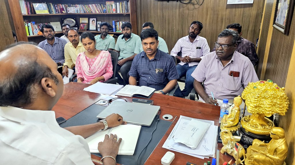 Mylai Velu MLA (@mylaivelu71) on Twitter photo மயிலை தொகுதியில் நடைபெற்று வரும் நகர்ப்புற வாழ்விட மேம்பாட்டு வாரிய குடியிருப்பு திட்ட பணிகளின் தற்போதைய நிலை குறித்து இன்று அதிகாரியுடன் ஆய்வினை மேற்கொண்டேன்.
<a href="/arivalayam/">DMK</a> <a href="/DMK_Chennai/">Chennai DMK</a> <a href="/dmk_youthwing/">DMK Youth Wing</a> <a href="/DMKITwing/">DMK IT WING</a> மயிலை தொகுதியில் நடைபெற்று வரும் நகர்ப்புற வாழ்விட மேம்பாட்டு வாரிய குடியிருப்பு திட்ட பணிகளின் தற்போதைய நிலை குறித்து இன்று அதிகாரியுடன் ஆய்வினை மேற்கொண்டேன்.
<a href="/arivalayam/">DMK</a> <a href="/DMK_Chennai/">Chennai DMK</a> <a href="/dmk_youthwing/">DMK Youth Wing</a> <a href="/DMKITwing/">DMK IT WING</a>