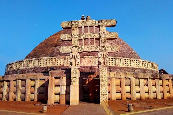YashsCanvas's tweet image. Revel in the majestic splendor of the Sanchi Stupa, with its intricate carvings and towering gateways reflecting a rich legacy of peace and harmony under a vibrant sky #wallpaper #4k #iOS26