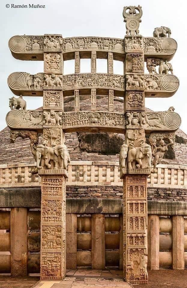 YashsCanvas's tweet image. Revel in the majestic splendor of the Sanchi Stupa, with its intricate carvings and towering gateways reflecting a rich legacy of peace and harmony under a vibrant sky #wallpaper #4k #iOS26