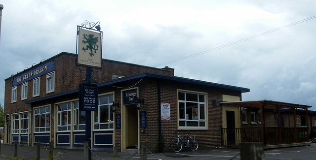 GBbooze's tweet image. The Green Dragon, Rowner, #Gosport π»
This pub has a reputation for being family-friendly and the cornerstone of the community while supporting local charities. #FlatRoofedPubs