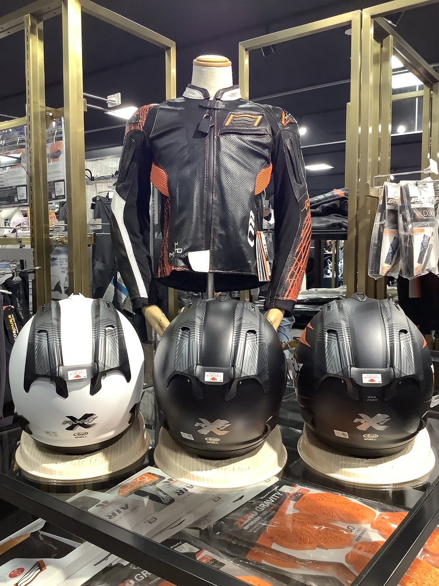 ricolandfukuoka's tweet photo. ✨新商品入荷情報✨
#Arai×#HYODO コラボ #RX7X が発売‼️
数量限定です🙌
#HYODO らしいデザインですよー https://t.co/ZmHfjPVsHO