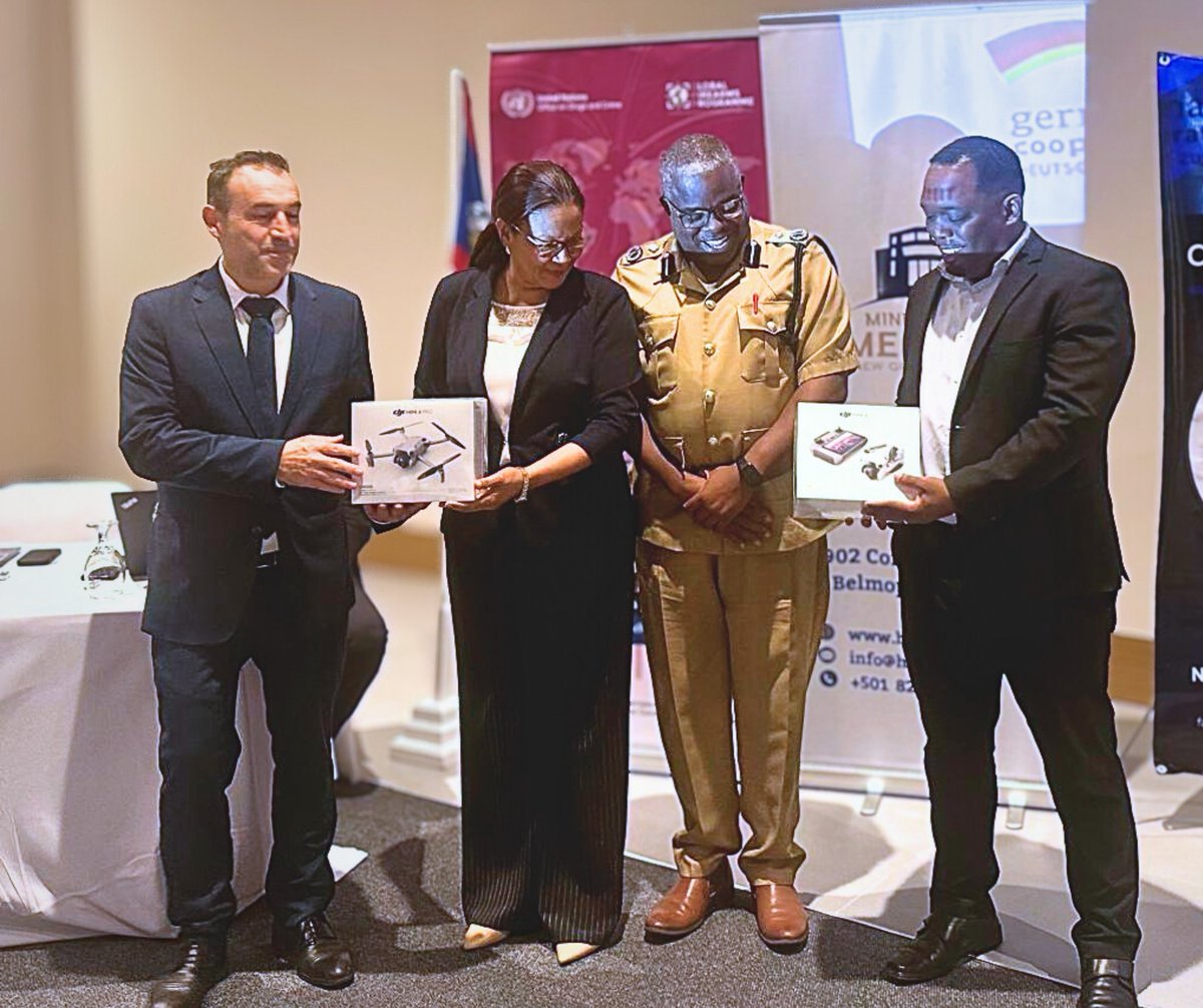 UNODC_Firearms's tweet image. We donated drones to Belize to boost surveillance and crack down on #IllicitFirearms.
Technology is key to securing our borders and protecting our communities, said Sharole Carr, CEO of the country's Ministry of Home Affairs.