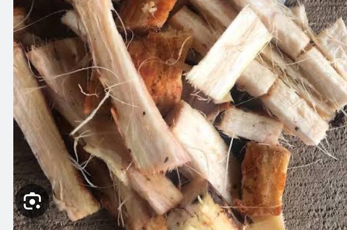 OlawaleOlanir12's tweet image. Manpower powder
Get 10 pieces of bitter kola
Get unripe plantain cut it into pieces
Get egbo ogbolo cut into pieces
Get egbo asofeyeje scrap the back somewhere
Grind what you scarped into powder
Pound everything and sundry it
After 7 days
Grind and turn to powder…