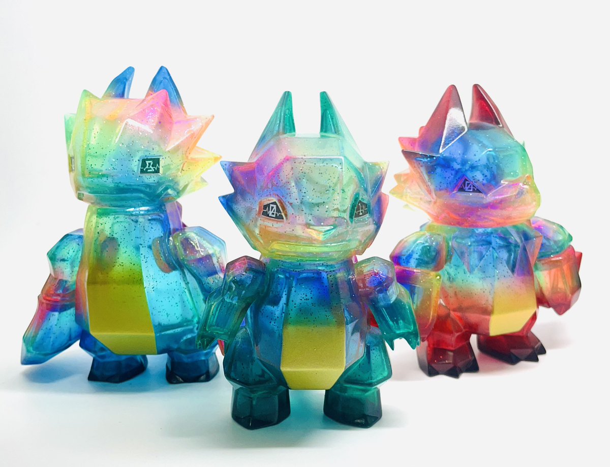 _nekorat's tweet image. ワンフェス2025夏
『商品紹介その1』
・ドラポリゴンレインボーグリーン
・ドラポリゴンレインボーレッド
・ドラポリゴンレインボーブルー
各6,000円
思ってた以上に塗装に時間が掛かってしまいましたがなんとか間に合いましたー!!🐉✨…