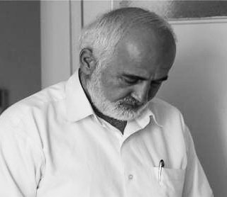 mohsen_mahdian's tweet image. عدالتخواه نبود؛ عدالت را زندگی کرد.
حریت انقلابی را زیست و به دیگران آموخت.
و هرچه داشت، از چشم اشکبار بر سیدالشهدا داشت.
مرد راههای ناهموار ...و مبارز.
احمدآقا نامی است ماندگار
روحش شاد.