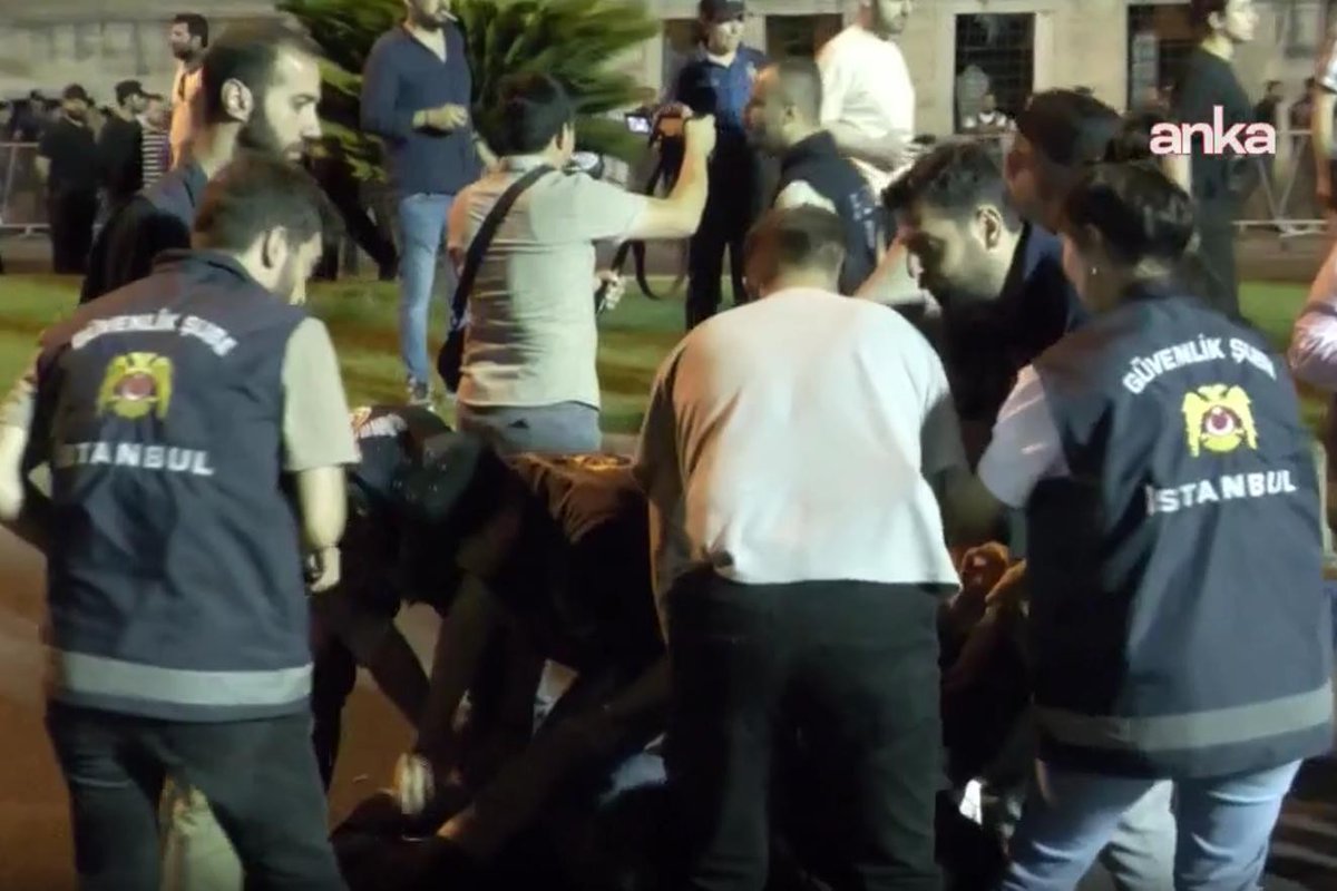 kayhanayhann's tweet image. Bu arada unutmayın, gündemin içinde de kaybolmasın. Saraçhane eylemleri nedeniyle
13 GENÇ HALA TUTUKLU