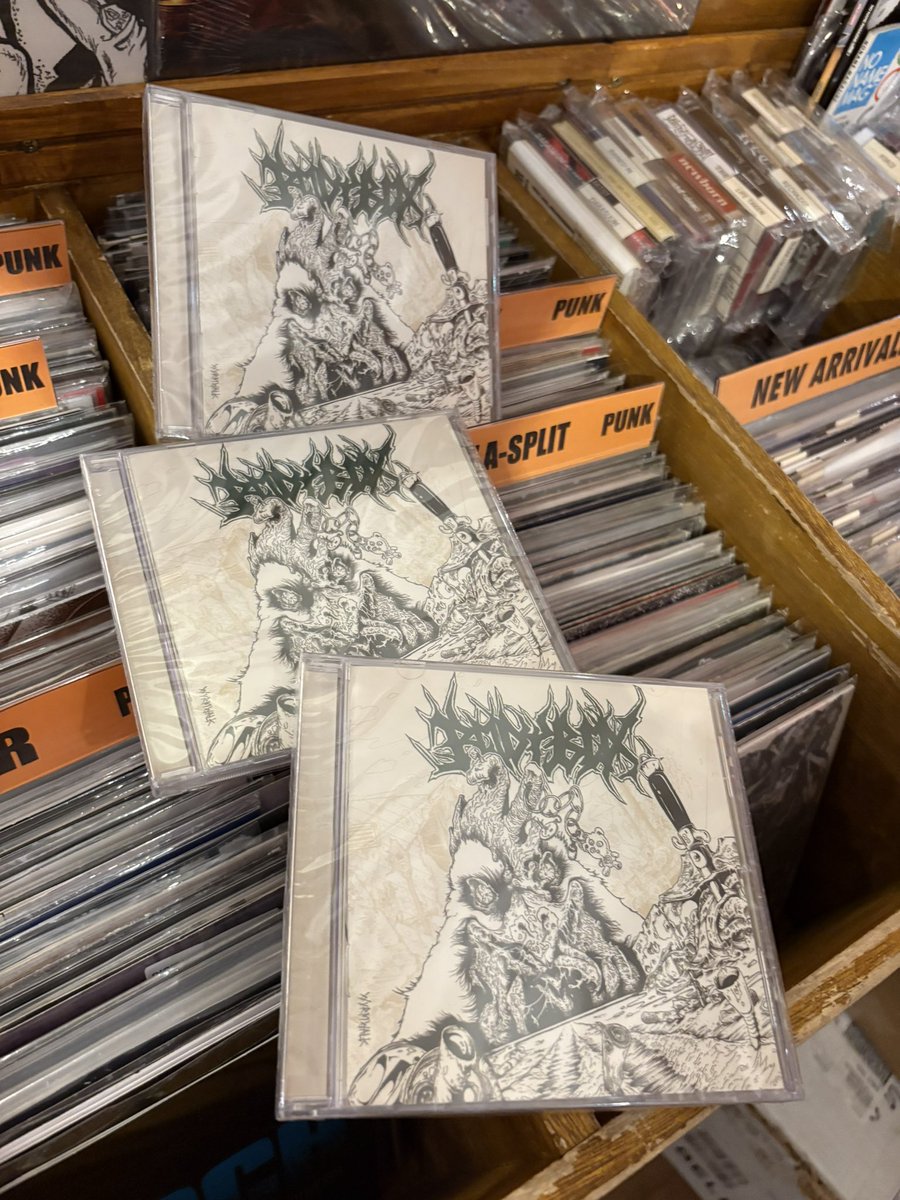 サウスフロリダからDOMAINのメンバーも在籍する DEATH METAL/BEATDOWNの注目株BODYBOXの待望アルバムが大好評🌋 Maggot StompからのリリースにてBEATDOWN/SLAMを混ぜこんだBRUTAL SHIT！SNUFFED ON SIGHT, PEELING FLESH, IRONFRONT辺り好きな人はお見逃しなく🚨 retribution.ocnk.net/phone/product/…