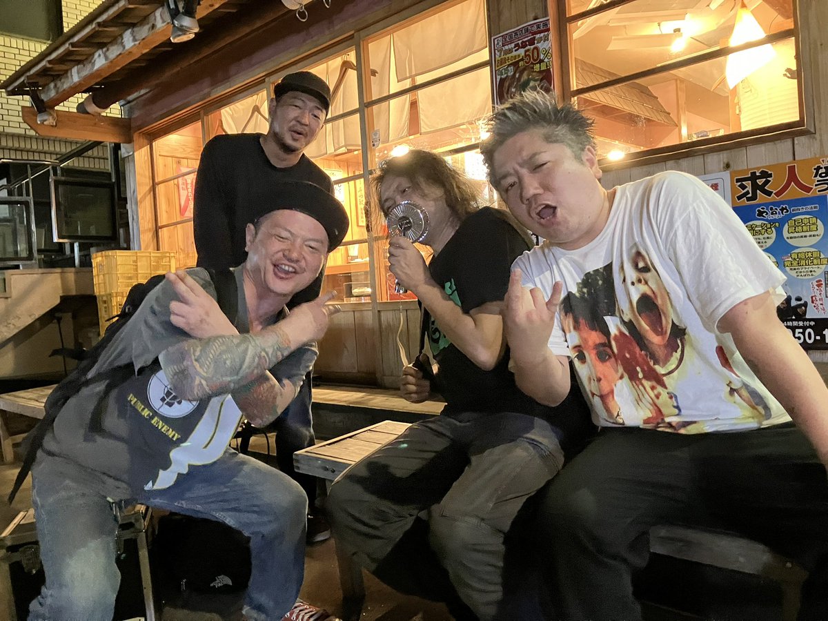闘争心、3日間本当にお疲れさまでした🙏
気づけばアッという間、最初から最後までほんま素晴らしい時間でした‼️
ともふみくん、ほんとありがとう😊お疲れさま👍

あとアクスタも完売✨協力してくれた方々、手伝ってくれた方々、本当にありがとうございました🙇

またライブハウスでお会いしましょう🔥