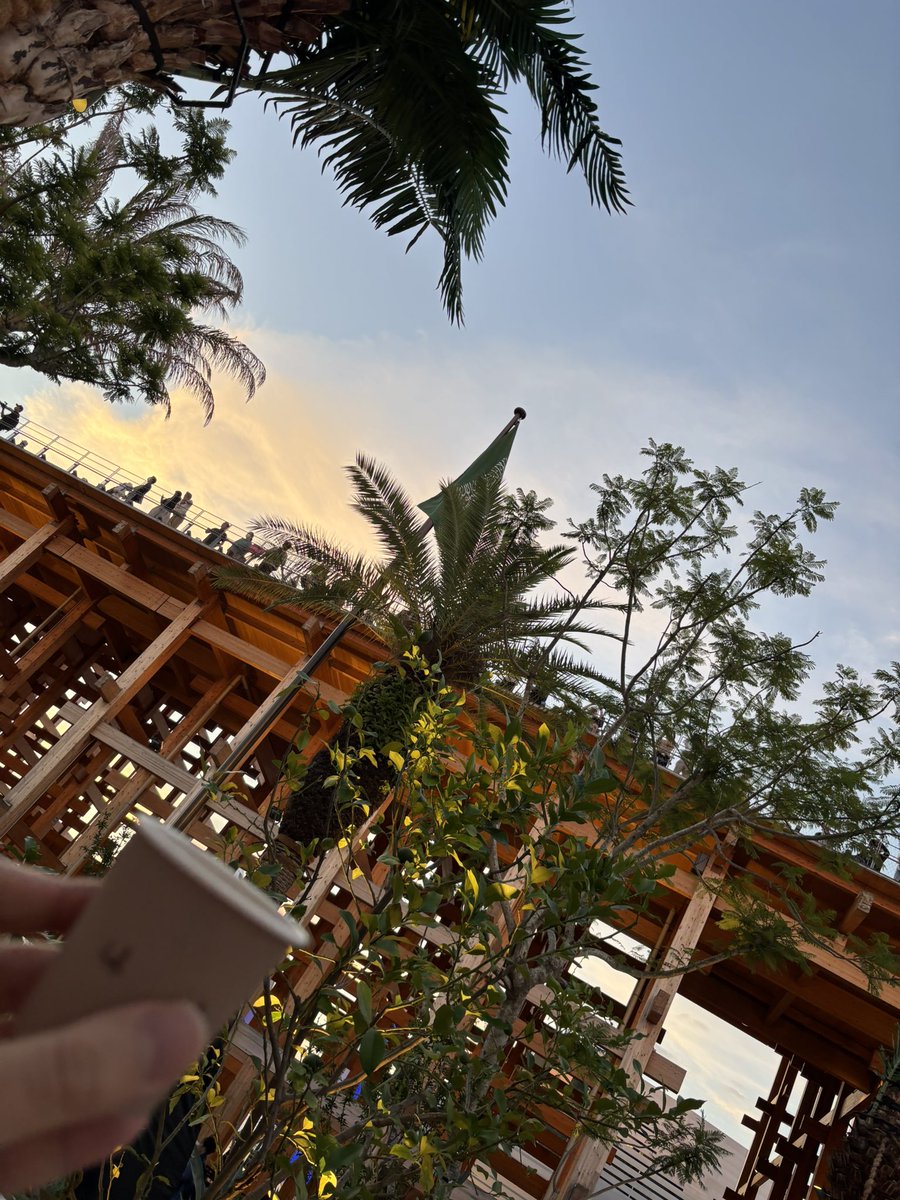 Myaku_Hoshimaru's tweet image. 初サウジアラビア🇸🇦
他のパビリオンとは一線を画す、お金の掛けよう。トイレもあるし
美しく余裕を感じる🤔
この百日紅のある中庭が素敵すぎるわ✨
サウジコーヒーと
كان رائعًا جدًا