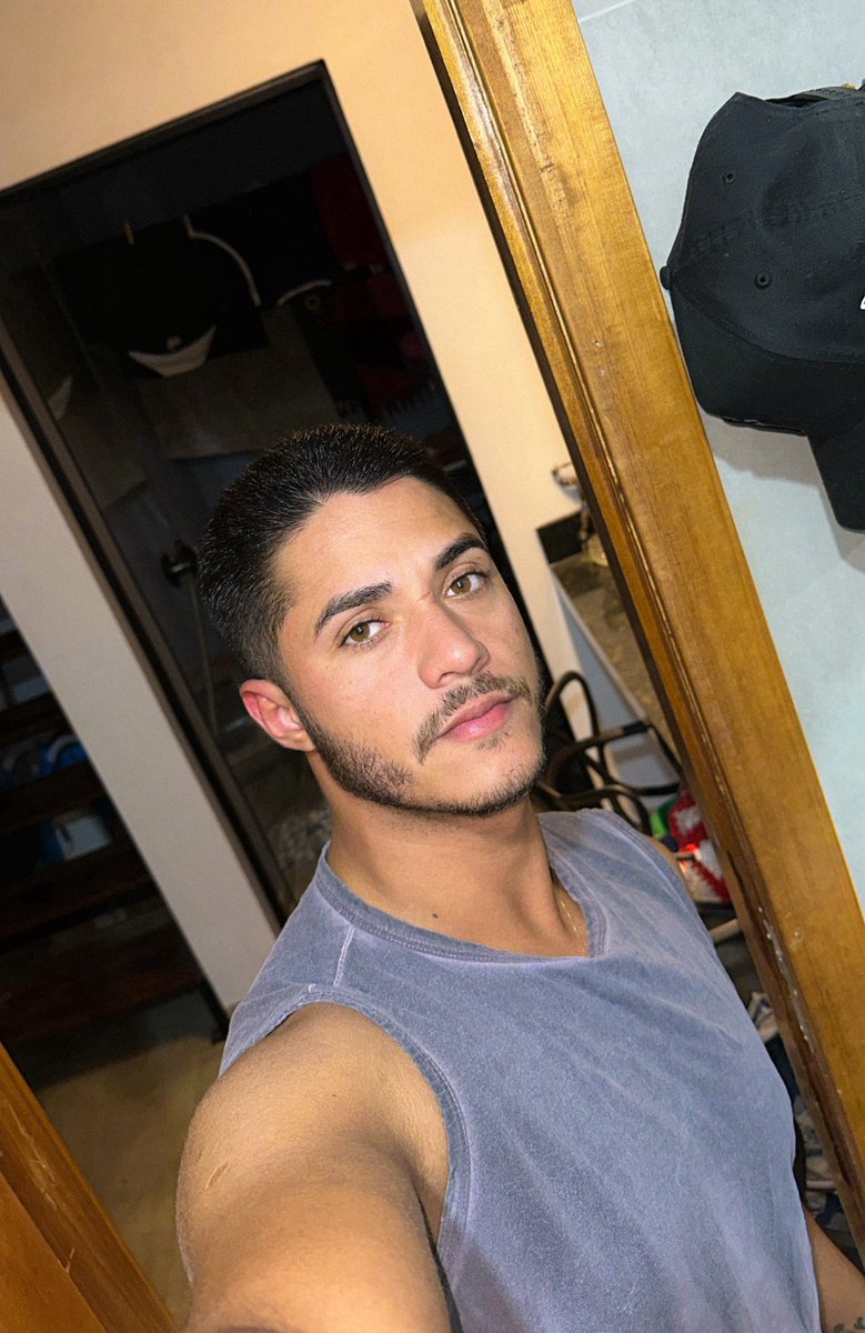 Pra mostra que eu também só gostoso de rosto!