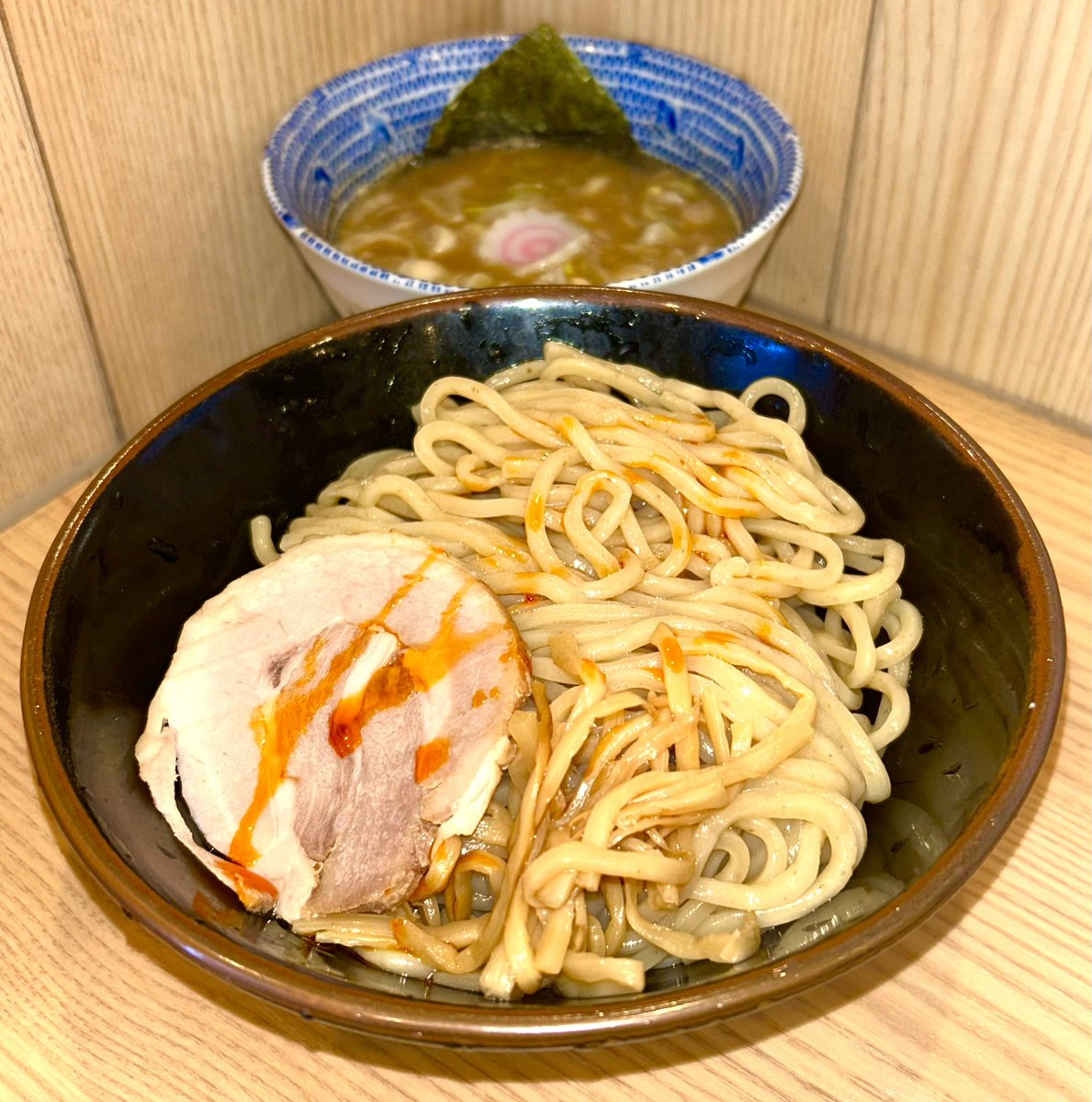 SHINGO3939's tweet image. 暑い日は冷麺なんでしょうけど
気付いたら つけ麺•••••••••••
毎日 溶けそうですね〜💦
本日も お疲れ様です〜😄😄