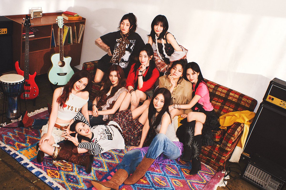 JYPETWICE_JAPAN's tweet image. TWICE JAPAN 6th ALBUM『ENEMY』
2025.08.27 Release
Concept B TWICE
twicejapan.com/feature/ENEMY
#TWICE #ENEMY
#TWICE_ENEMY
#JAPAN6thALBUM