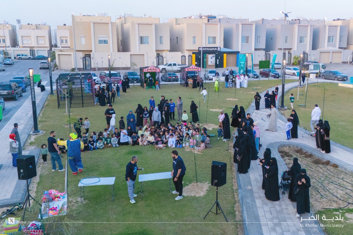 Khobar_mun's tweet image. #بلدية_الخبر
في العزيزية نفذنا خلال النصف الأول من العام الجاري أعمال تطوير وتنمية في أكثر من 11 موقع شملت :
🔹 سفلتة حي الشراع بالكامل
🔹 سفلتة حي الكوثر
🔹 انارة كامل حي الكوثر
🔹 سفلتة 80% من حي الصواري والعمل مستمر لاستكمال المتبقي
🔹 استكمال انارة حي الشراع
🔹 مشروع شارع…